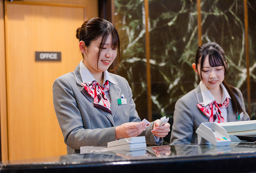 優しく迎え入れるフロントに憧れた。